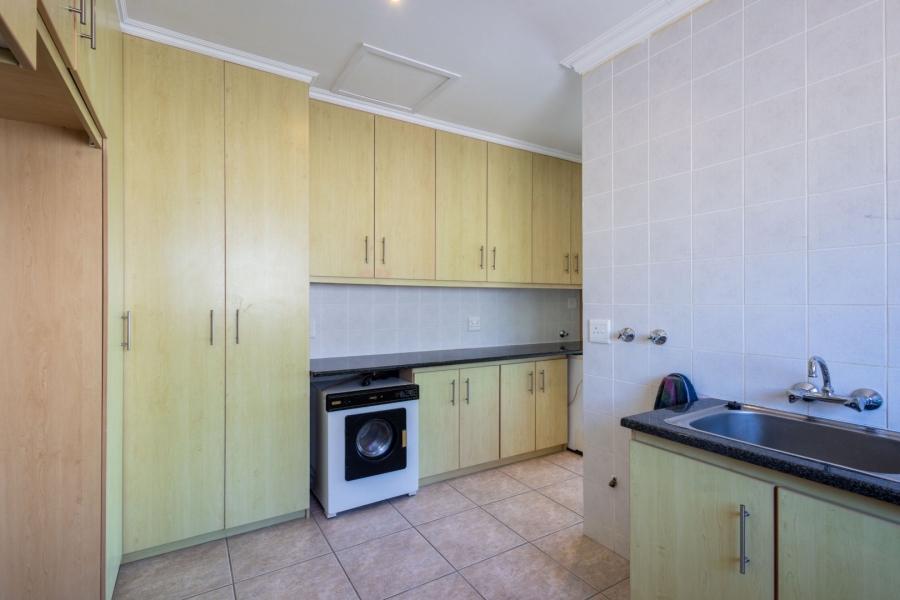 6 Bedroom Property for Sale in Cutty Sark Western Cape